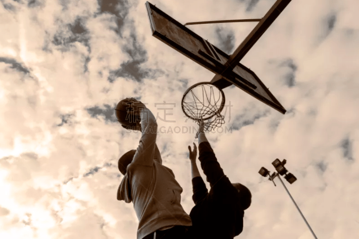 为什么连赢后更容易错（为何连胜后更易出错）