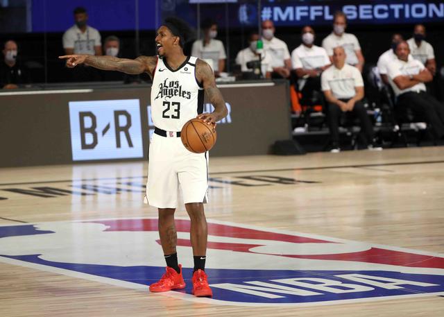 一向以年轻 一向以年轻